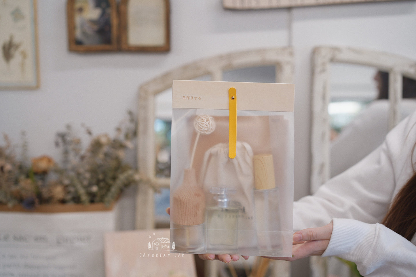 One-day Workshop - DIY your own perfumery products (5 Products) / 自制香氛调香【进阶】体验课程(含5款作品正装)