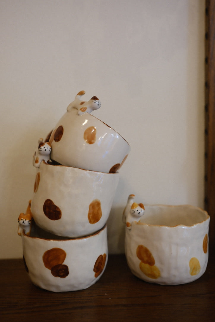 Little Nooks Ceramics | Handcrafted Ceramic Cat Mug with Adorable Cat Perched on Rim - Unique Foot-Soaking Design | Cute Kitten Cup for Coffee or Tea Lovers 小猫泡脚杯