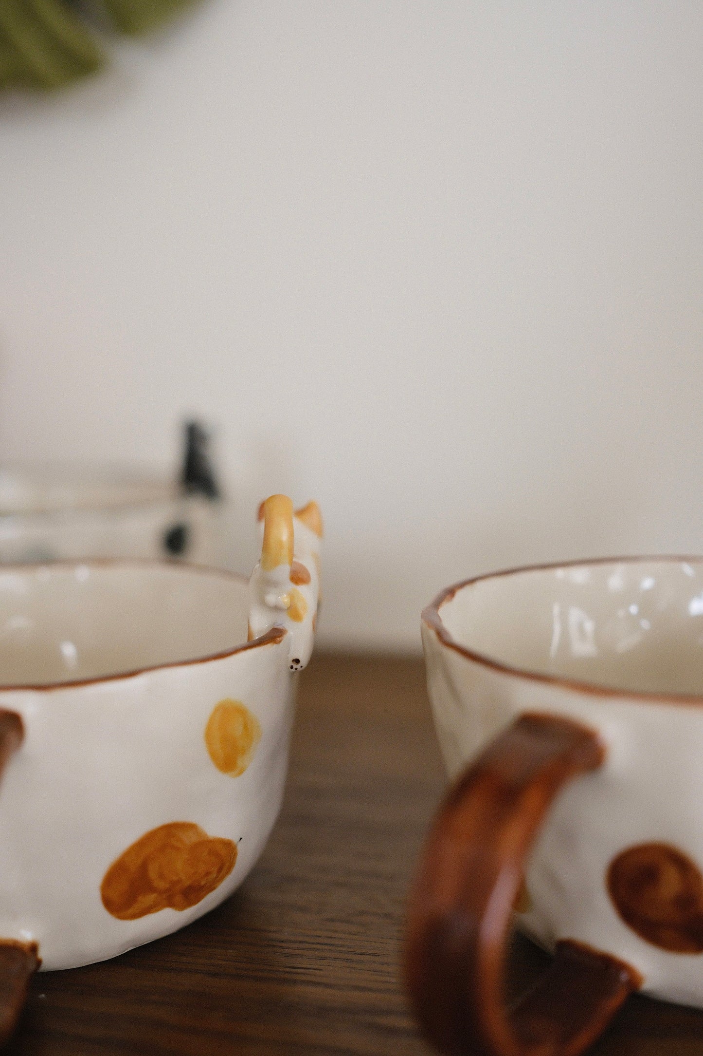 Little Nooks Ceramics | Handcrafted Ceramic Cat Mug with Adorable Cat Perched on Rim - Unique Foot-Soaking Design | Cute Kitten Cup for Coffee or Tea Lovers 小猫泡脚杯