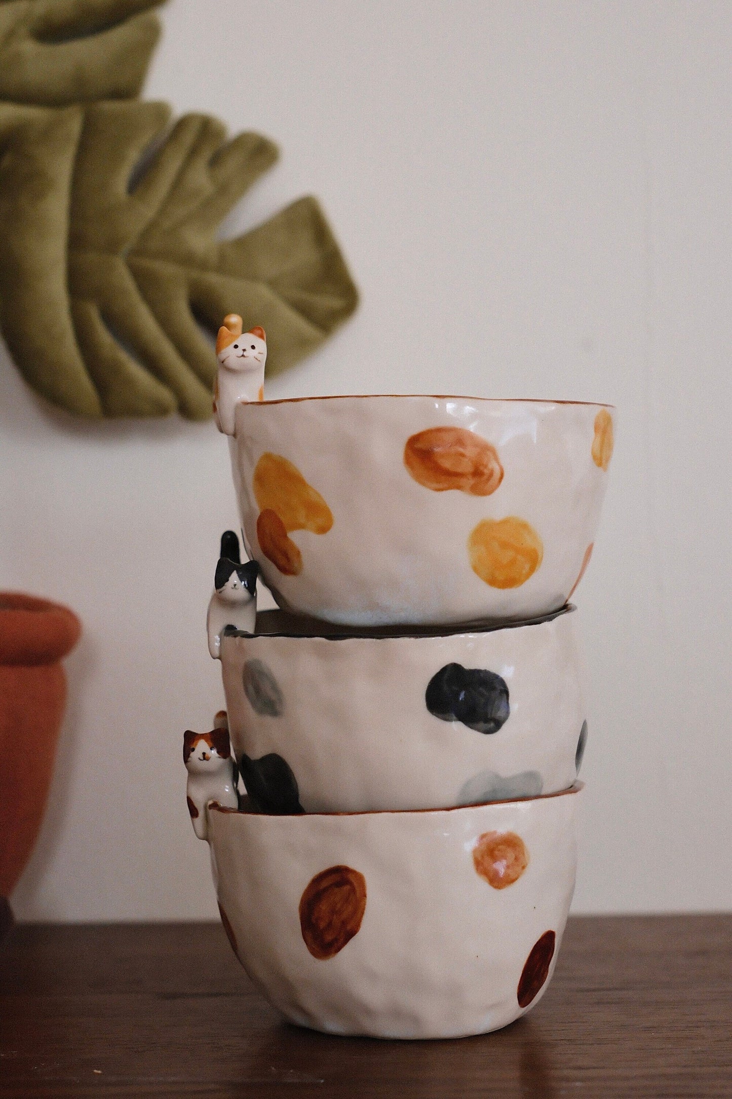 Little Nooks Ceramics | Handcrafted Ceramic Cat Mug with Adorable Cat Perched on Rim - Unique Foot-Soaking Design | Cute Kitten Cup for Coffee or Tea Lovers 小猫泡脚杯