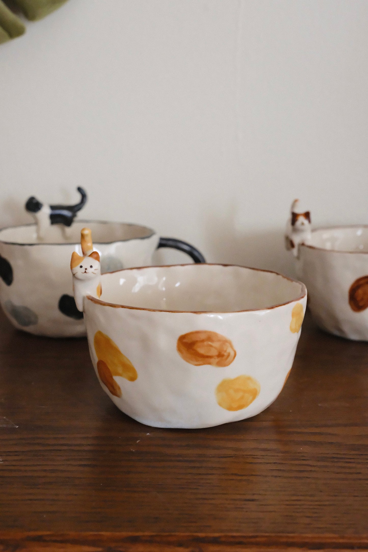 Little Nooks Ceramics | Handcrafted Ceramic Cat Mug with Adorable Cat Perched on Rim - Unique Foot-Soaking Design | Cute Kitten Cup for Coffee or Tea Lovers 小猫泡脚杯